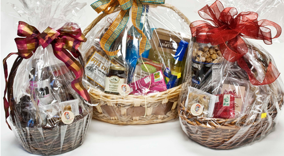 Add Gleam and Glimmer to the Day of Love With Gift Hamper Baskets